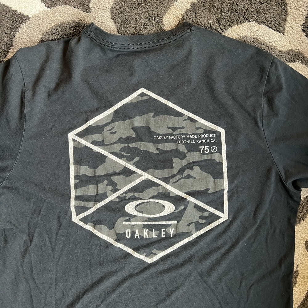 Oakley graphic Tee